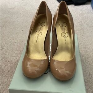Nude Jessica Simpson pumps. Hardly worn 4 inch heel. Size 6